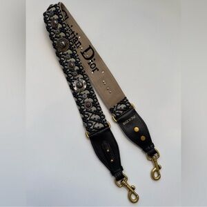 LIKE NEW💕CHRISTIAN DIOR GUITAR STRAP💗💗💗